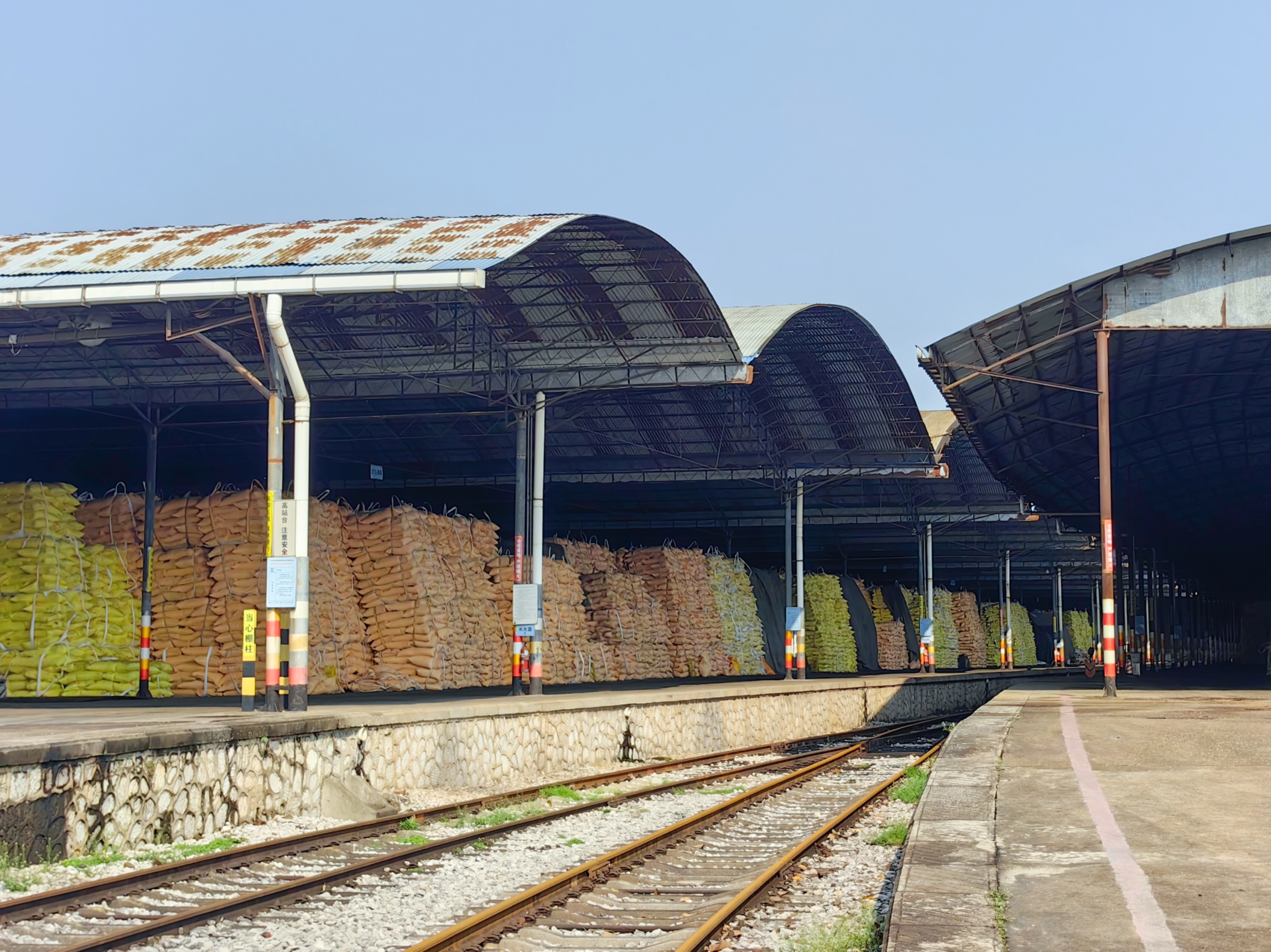 奮戰(zhàn)三季度 | 石化柳州公司：倉(cāng)儲(chǔ)庫(kù)存雙增破局市場(chǎng)，服務(wù)升級(jí)引客共贏(yíng)